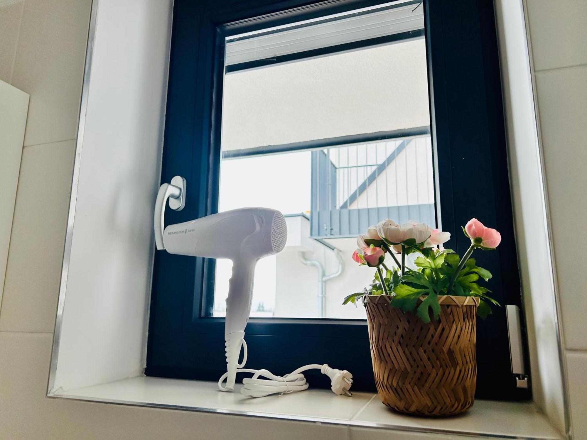 Modern Apartment With Balcony & Free Parking - Nearby Metro Wien Ngoại thất bức ảnh